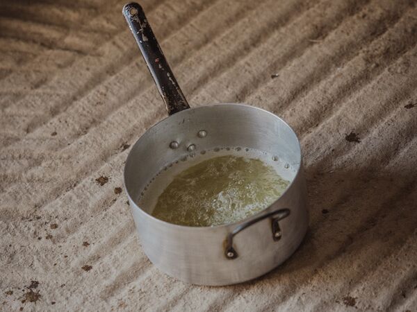 Teil 3: Frauen stellen Vaseline her